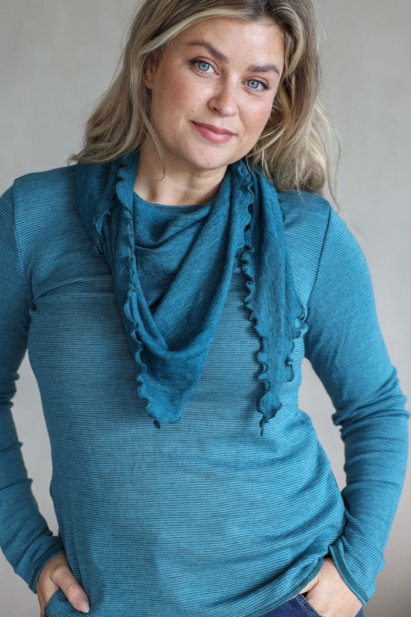 Stickad sjal i merinoull, Turquoise