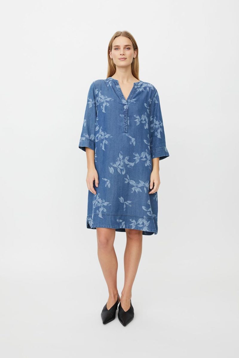 MaNOKOLO Klänning i lyocell, Blue Denim